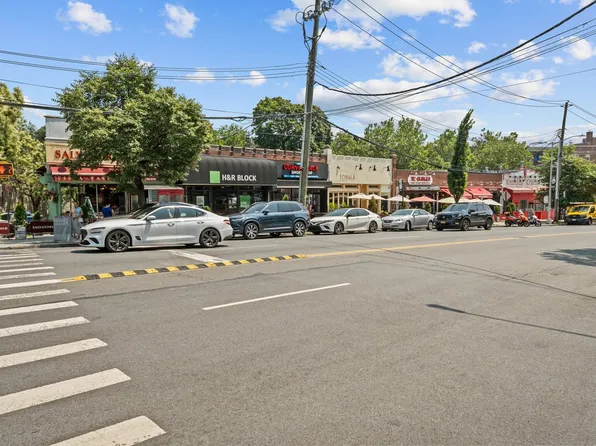 4525 Henry Hudson Parkway West image 19 of 22