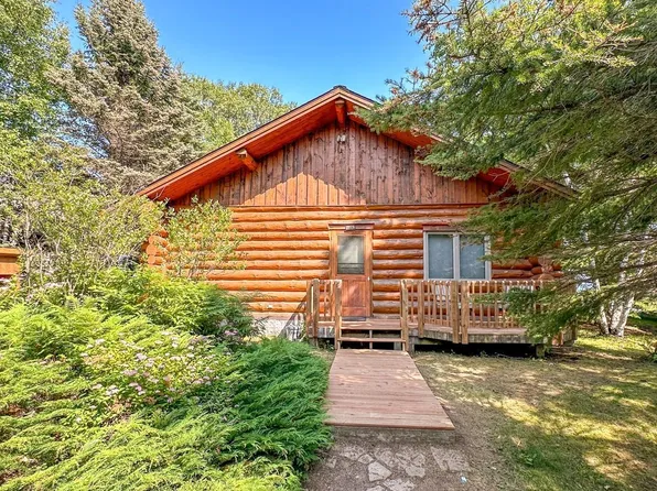 405 Cliff House Rd, Lutsen, MN 55612