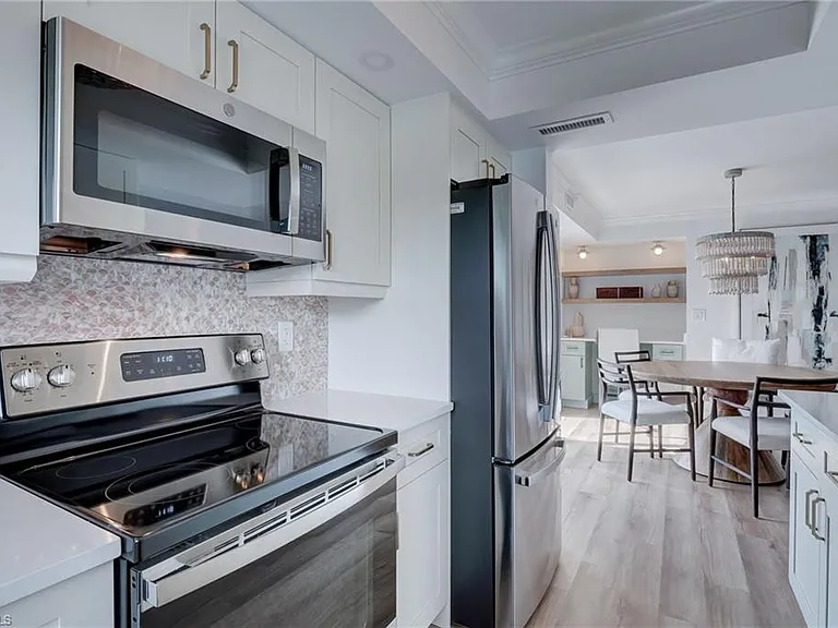 3500 Gulf Shore Blvd N #408 — Photo 11