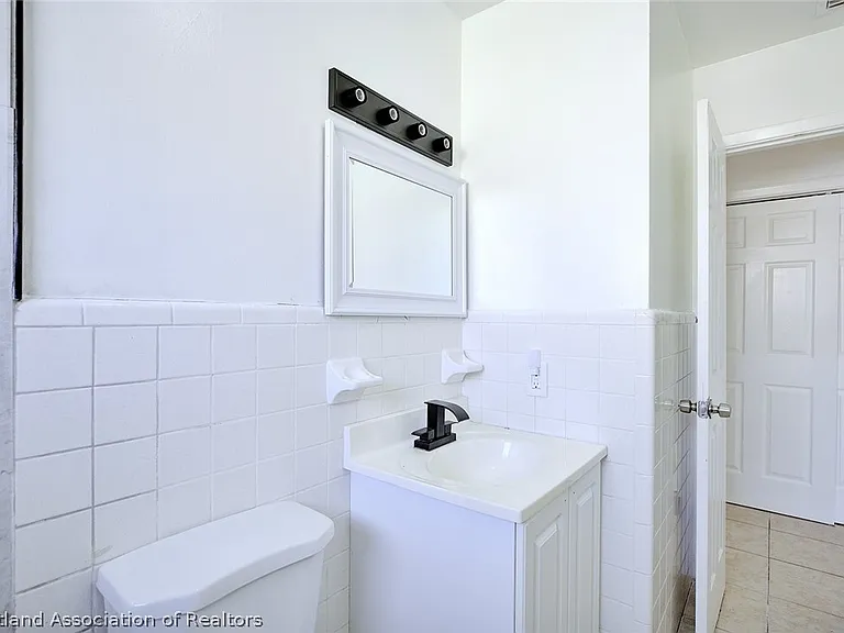1061 Lake Sebring Dr — Photo 15