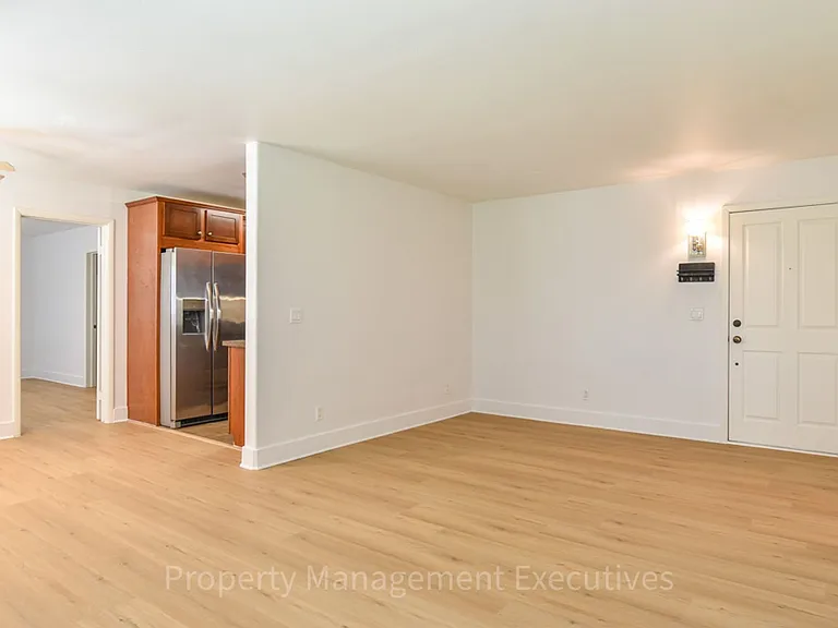 4560 60th St #9 — Photo 3