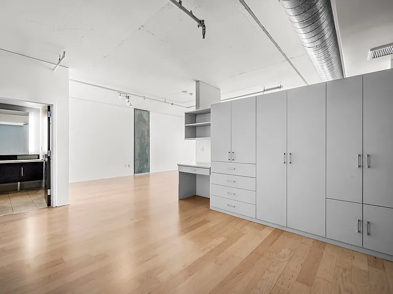 1100 S Hope St #1410 — Photo 14