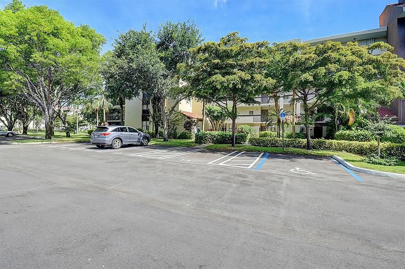 1st image of 955 Egret Cir APT 304