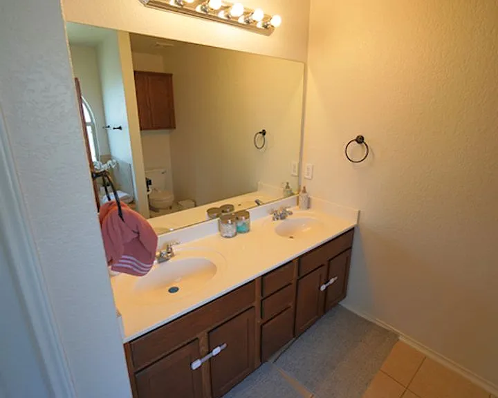 740 Fountain Gate — Photo 37