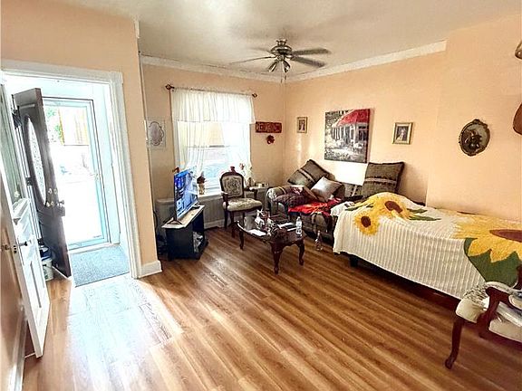 5th image of 182 W Chew St