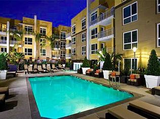 21301 Erwin St #000, Woodland Hills, CA 91367
