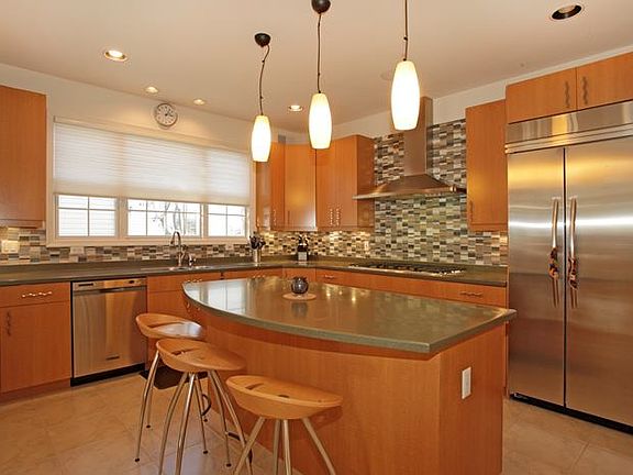 Modern & Chic Kitchen