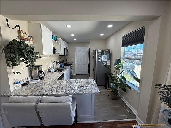 4th image of 6226 Waldo Dr