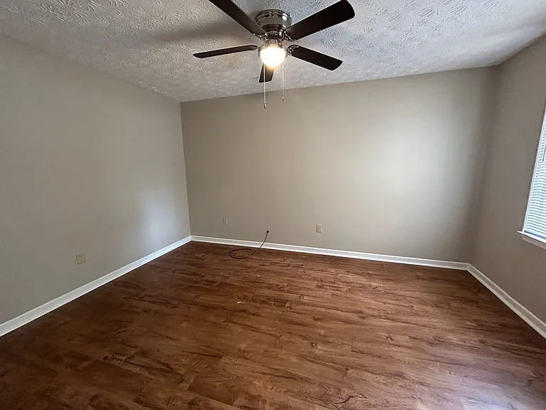 311/313 Jockey Club Dr — Photo 7