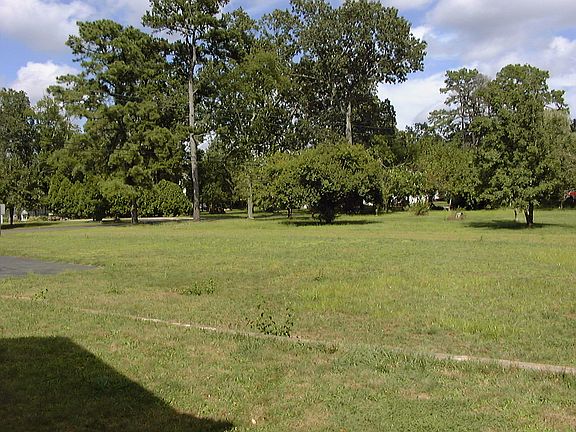 4th image of 6514 Lake Dr