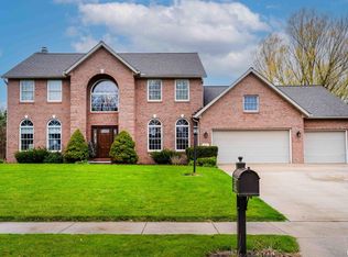 9517 N Oakforest Ct, Peoria, IL 61615