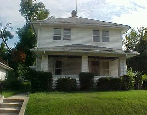 410 E Irvington Dr photo 1