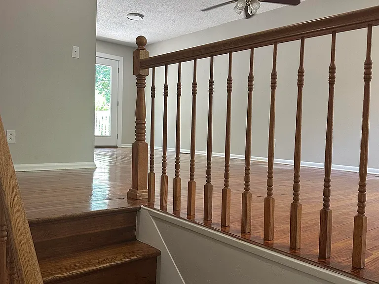 2209 Gibbs Dr — Photo 2