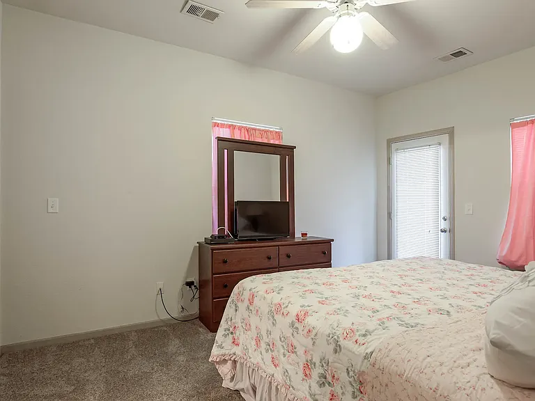 City Homes at Fall Creek — Photo 9