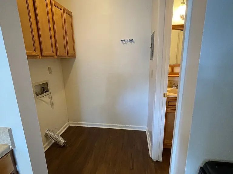 257 University Dr #2 — Photo 6