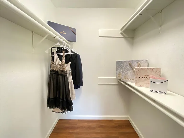 1011 Melford Ave — Photo 16