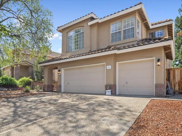 215 Orange Blossom Cir, Folsom, CA 95630
