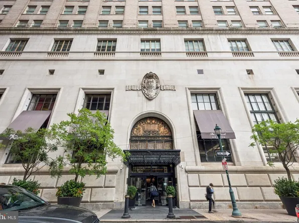 111 S 15th St APT 2106, Philadelphia, PA 19102