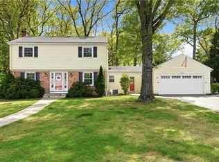 66 Maplewood Dr, East Greenwich, RI 02818