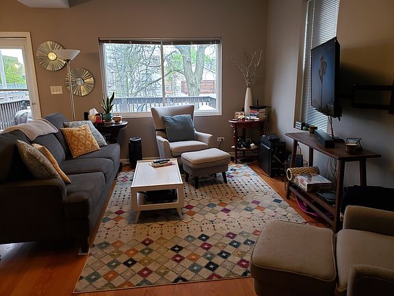 3rd image of 1802 N Washtenaw Ave #2