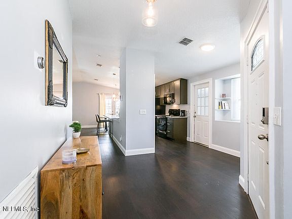 4th image of 7176 KNOTTS LANDING Court