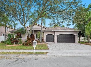 1047 SW 159th Way, Pembroke Pines, FL 33027