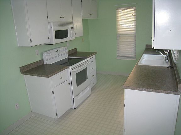 5th image of 6082 Carolina Cir