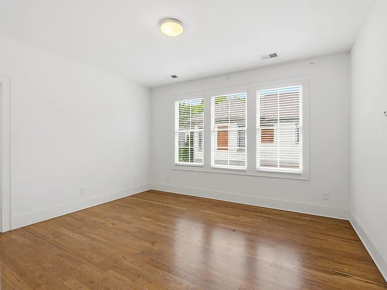 404 Woodmont Hall Pl — Photo 38