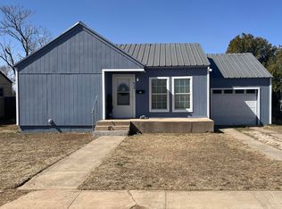 409 Xenia St, Plainview, TX 79072
