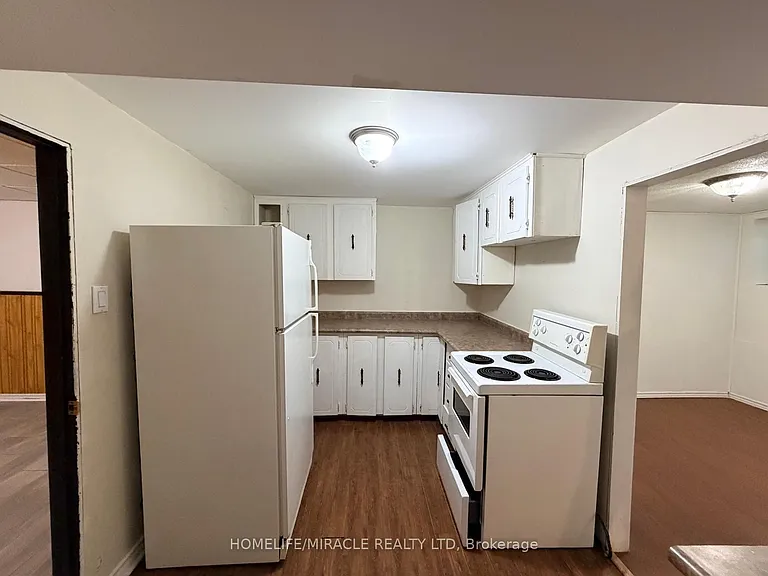 1391 Fenelon Cres — Photo 7