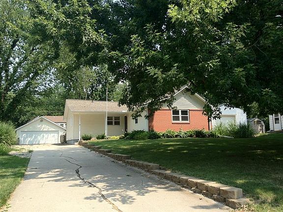 5th image of 2606 S 38th St