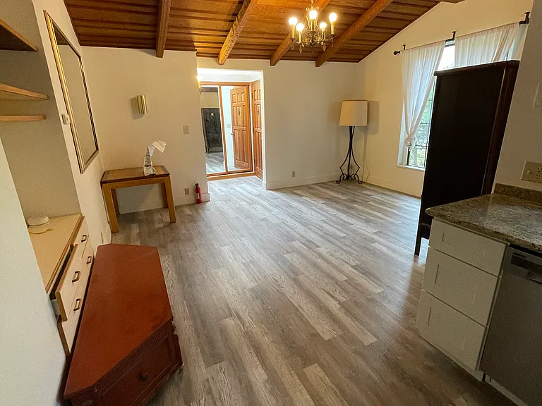 117 Southampton Ave #ADU — Photo 4