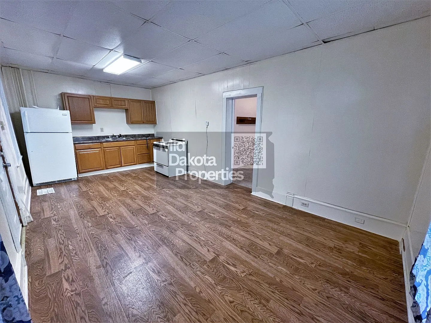 1123 E 2nd — Photo 2