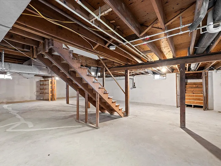 10 James Dr — Photo 23