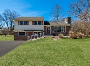 226 Forrest Dr, Chalfont, PA 18914