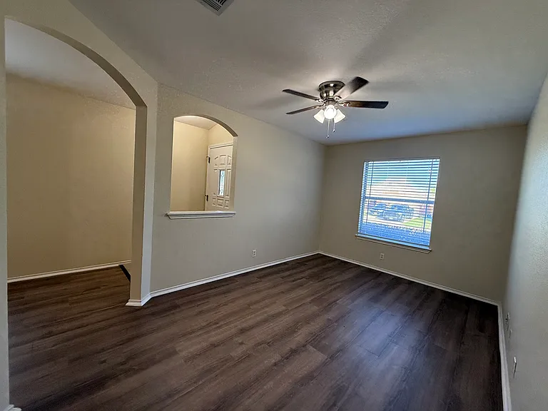 311 McCarthur Dr — Photo 5
