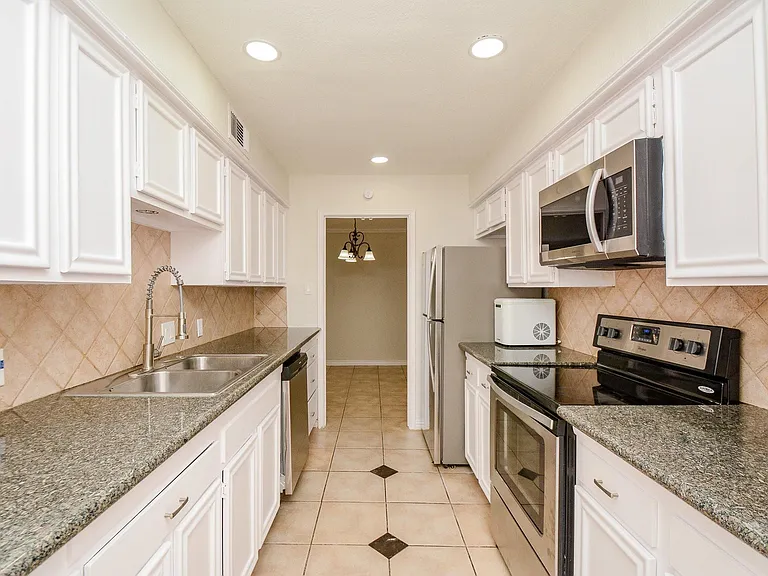 13282 Trail Hollow Dr — Photo 4