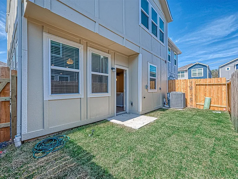 1526 Lakeline Oak Dr — Photo 17