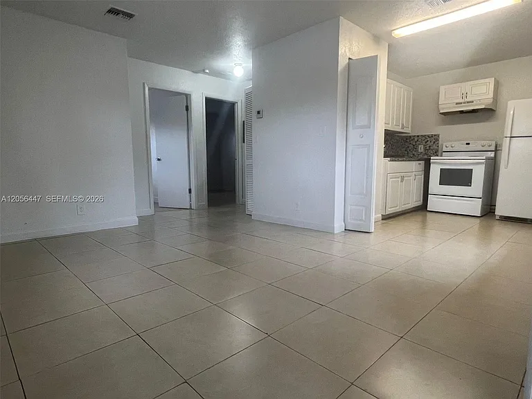 919 NW 2nd Ave #1 — Photo 8