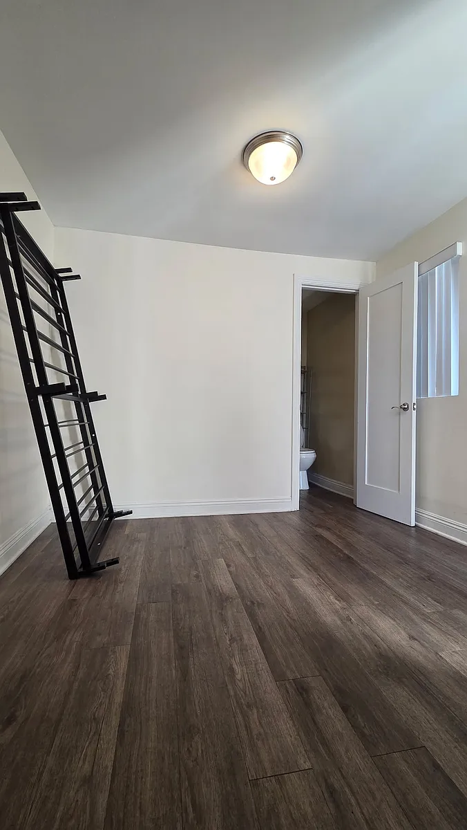 Building Photo - 1819 Gramercy Ave #3