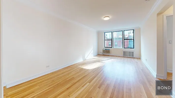 Rented by Bond New York | media 25