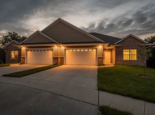 502 Majestic Oak Ct, Solon, IA