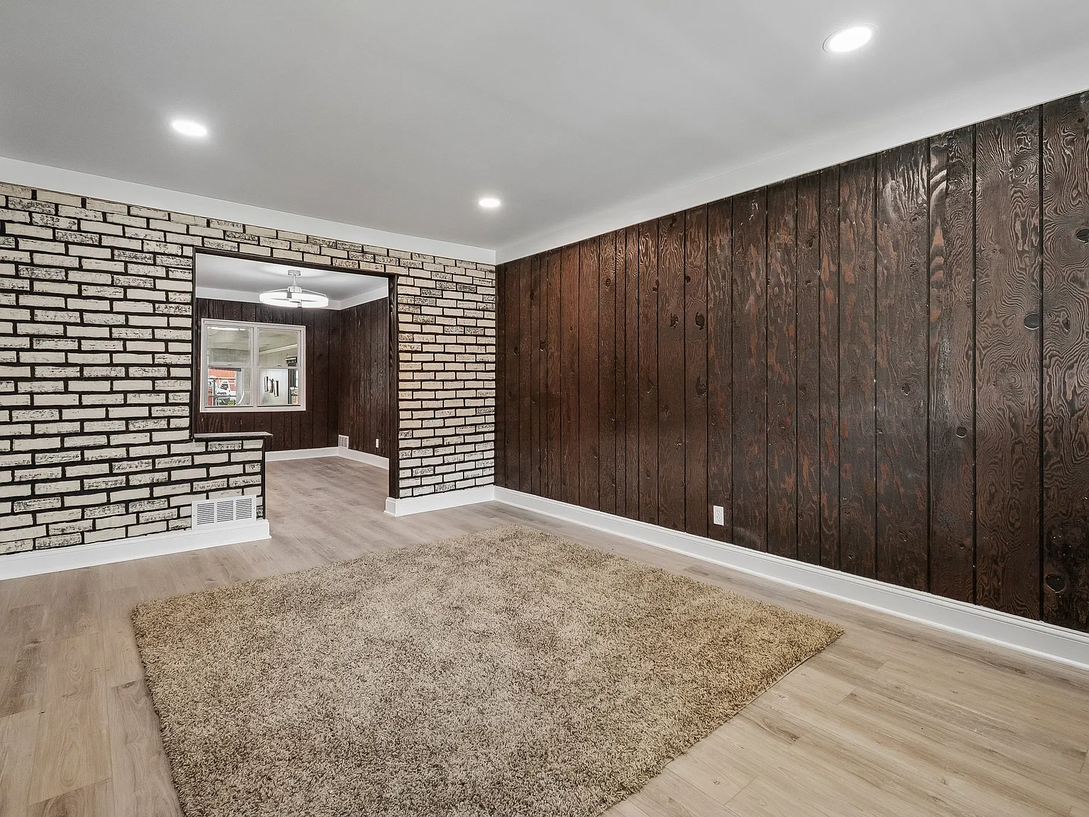 3 bed, 1144 sqft, $2,300 — Photo 4