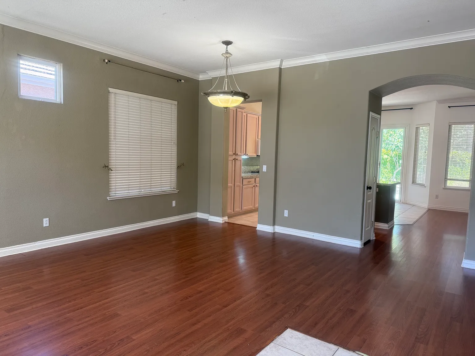 3 bed, 1748 sqft, $2,750 — Photo 4