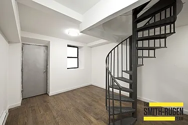 Rented by R New York