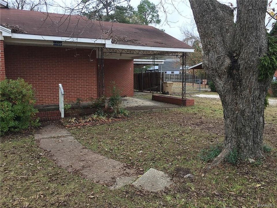 2nd image of 1406 W Dallas Ave