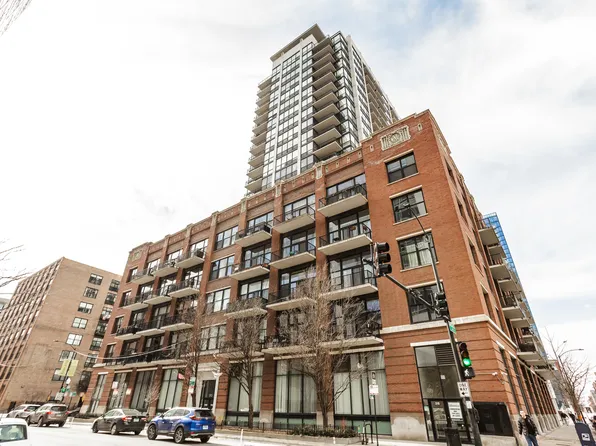 210 S Des Plaines St #1104, Chicago, IL 60607