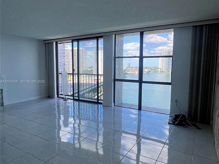 17500 N Bay Rd #S907 — Photo 13