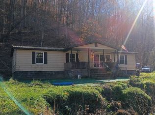 203 Daggs Br, Canada, KY 41519