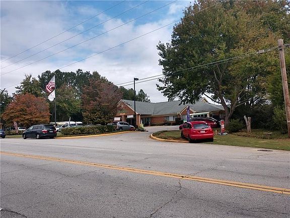 3rd image of 3744 Zoar Rd